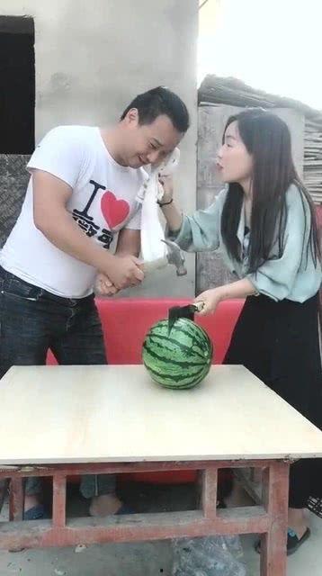 搞笑吃瓜生活视频,笑料百出!搞笑吃瓜生活视频大盘点 第2张 搞笑吃瓜生活视频,笑料百出!搞笑吃瓜生活视频大盘点 第2张